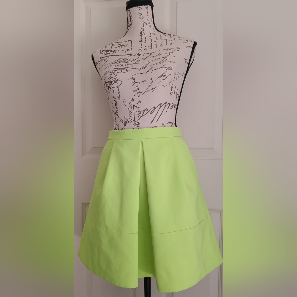 5/$25  J. Crew Neon Green A-Line Skirt Size:00